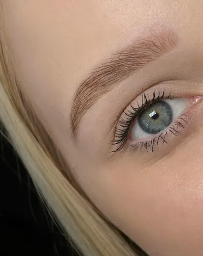 EWELINA PIĘTA MAKE UP / CLOU NAILS